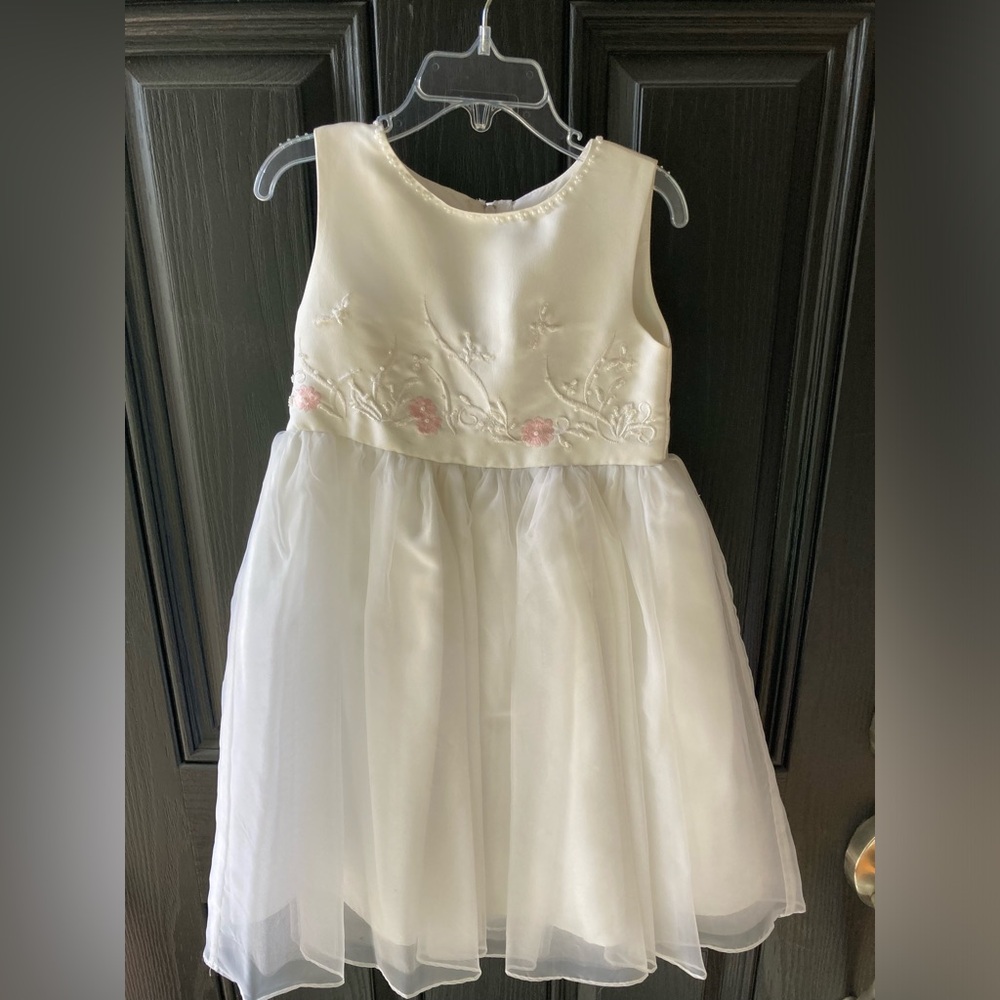 Sugar Plum white sleeveless girl’s dress w/ tulle pink floral stitching sz 4